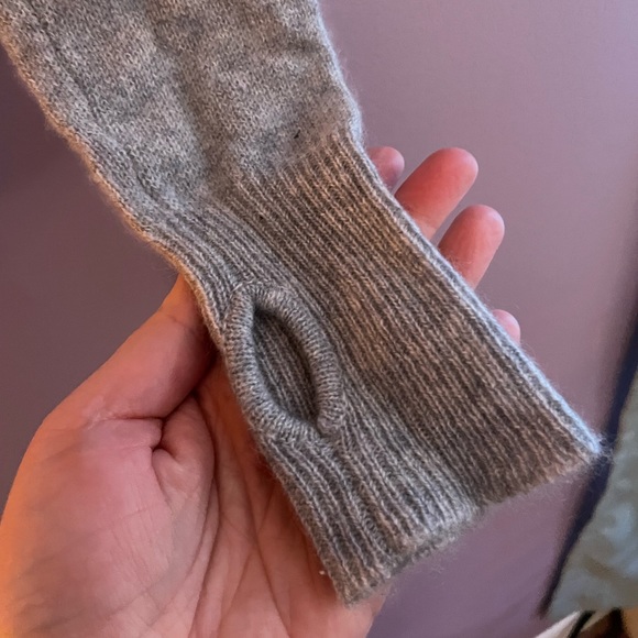 27 Miles Malibu Cashmere Sweater - Picture 2 of 5